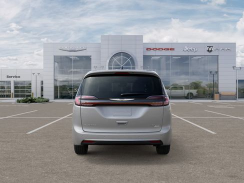 New 2026 Chrysler Pacifica Limited AWD/4WD image 7