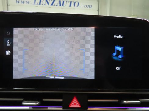 Used 2024 Hyundai Elantra SEL FWD image 20