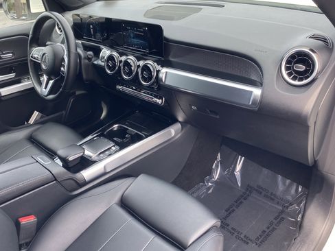 Used 2023 Mercedes-Benz GLB 250 4MATIC image 10