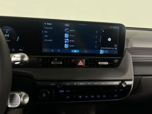Used 2025 Hyundai Ioniq 5 SEL image 17