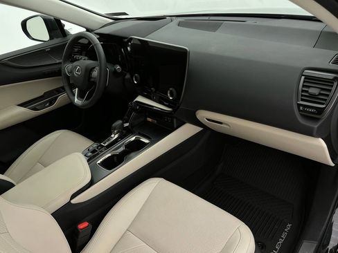 Certified 2025 Lexus NX 350 AWD w/ Luxury Package image 18