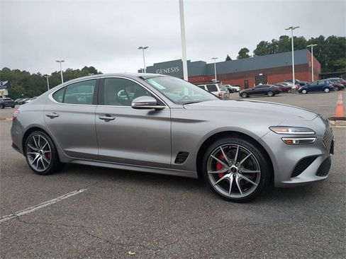 New 2025 Genesis G70 2.5T image 2