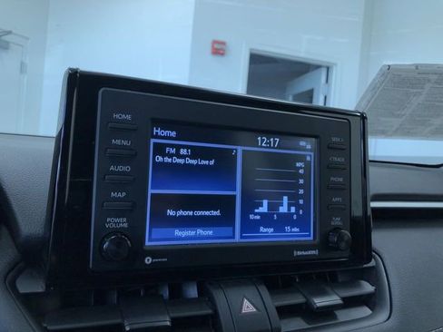 Used 2022 Toyota RAV4 XLE image 22