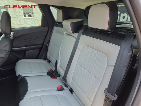 New 2025 Ford Escape SE image 31