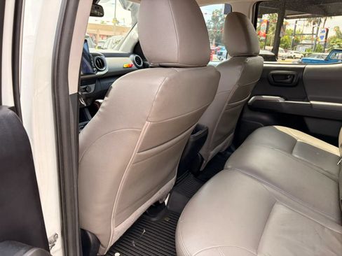 Used 2019 Toyota Tacoma SR5 RWD image 32