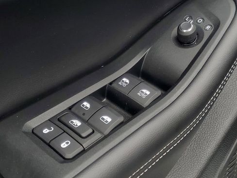 Used 2024 Jeep Grand Cherokee L Limited w/ Luxury Tech Group II image 12