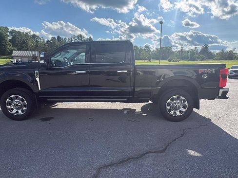 Used 2023 Ford F250 Lariat w/ Lariat Ultimate Package AWD/4WD image 7