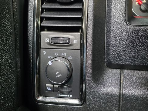 Used 2014 RAM 1500 Sport image 37