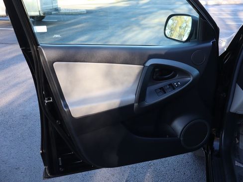 Used 2012 Toyota RAV4 FWD w/ Value Pkg image 23