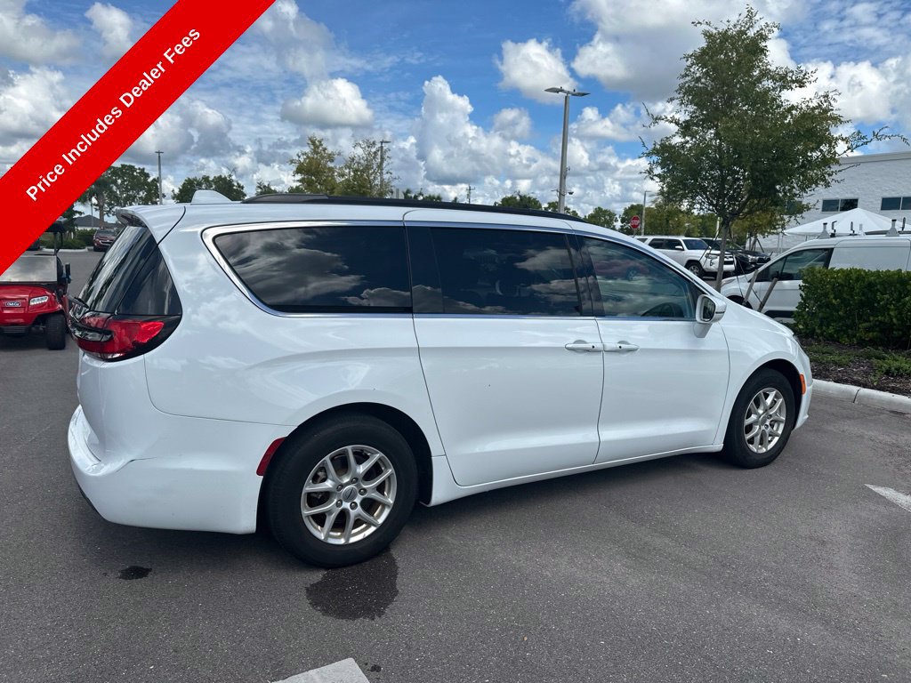 Used 2022 Chrysler Pacifica Touring-L FWD image 5