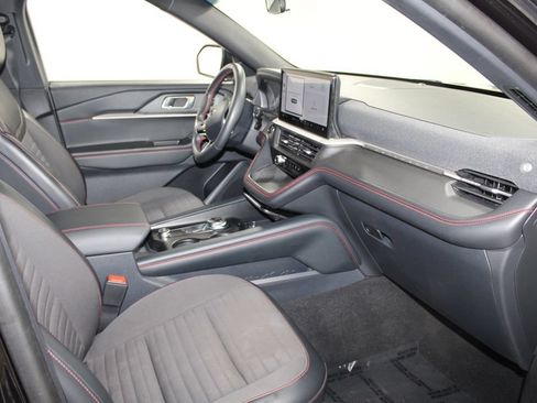 Used 2025 Ford Explorer ST-Line AWD/4WD image 23