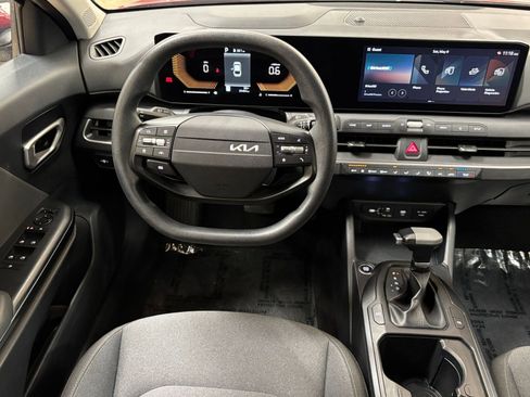 Used 2025 Kia K4 FWD image 33
