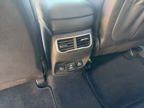 Used 2022 Hyundai Santa Fe Limited image 18