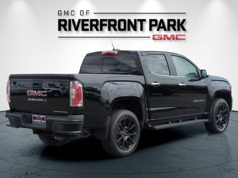 Used 2022 GMC Canyon Denali w/ Denali Black Edition Package AWD/4WD image 3