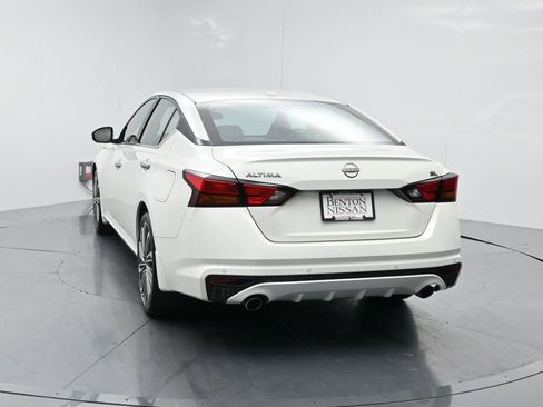Used 2025 Nissan Altima 2.5 SL FWD image 19
