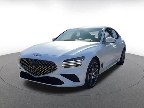 Used 2025 Genesis G70 2.5T image 7