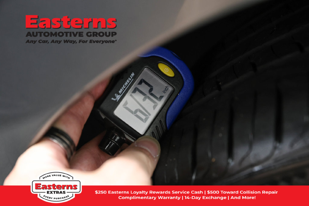Used 2025 Volkswagen Jetta SE FWD image 27