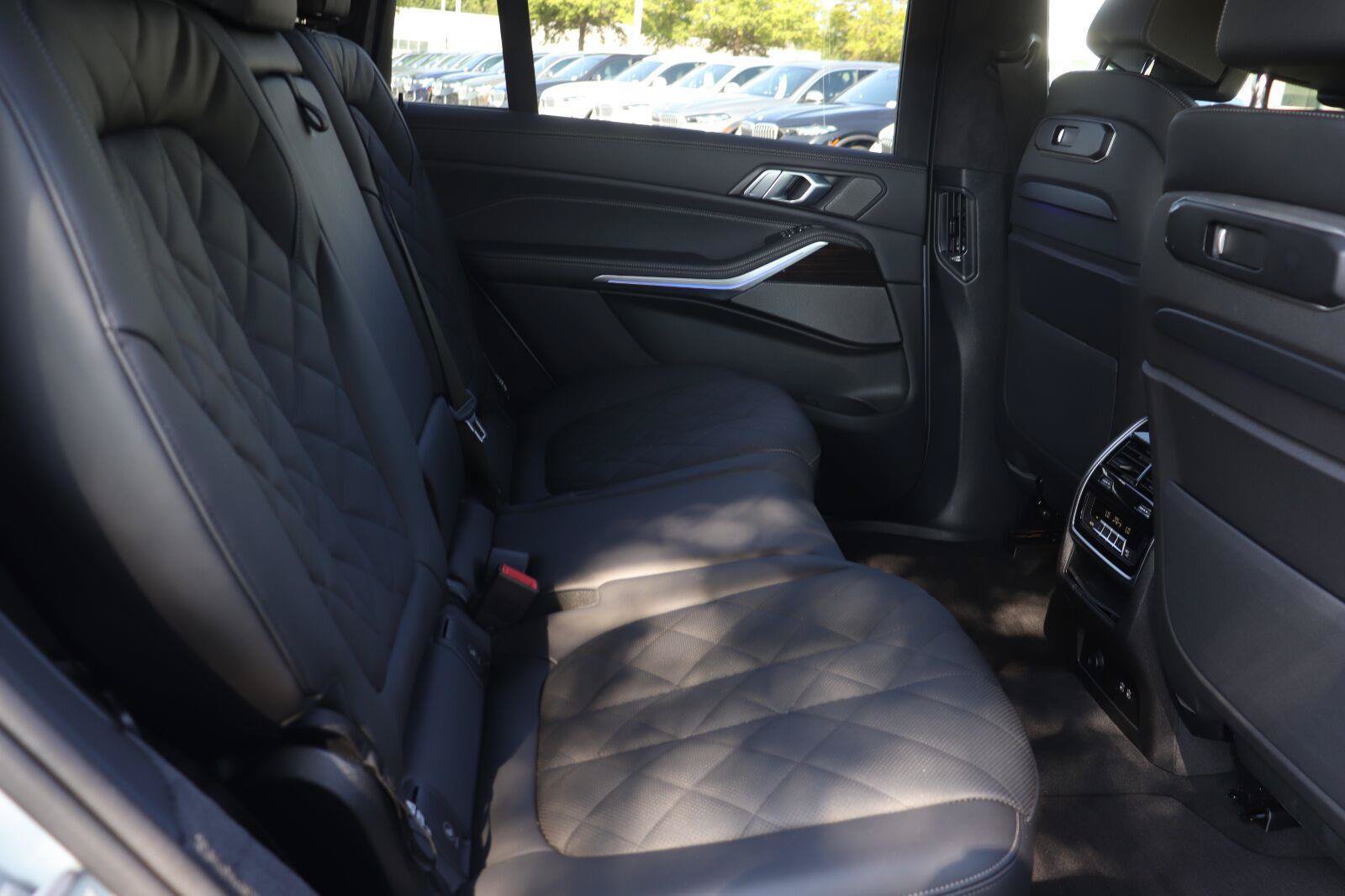 Used 2026 BMW X7 xDrive40i AWD/4WD image 23