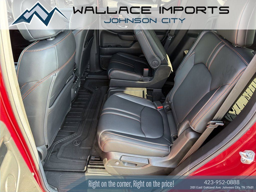 Used 2025 Honda Pilot TrailSport image 33