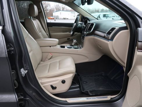 Used 2016 Jeep Grand Cherokee Limited image 35