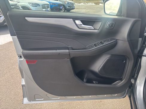 Used 2023 Ford Escape Platinum image 16