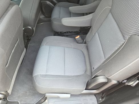 Used 2021 GMC Acadia SLE image 24