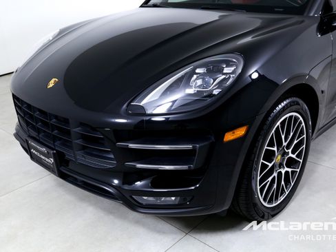 Used 2018 Porsche Macan Turbo AWD/4WD image 34