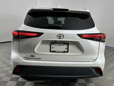 Used 2021 Toyota Highlander L image 7