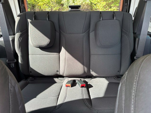 Used 2022 Jeep Wrangler Sport AWD/4WD image 30