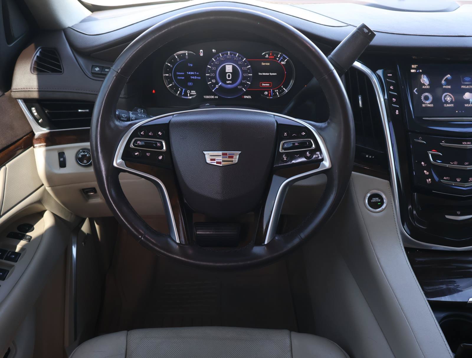 Used 2017 Cadillac Escalade ESV Premium Luxury RWD image 15