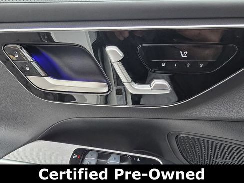 Used 2025 Mercedes-Benz GLC 350e 4MATIC image 30