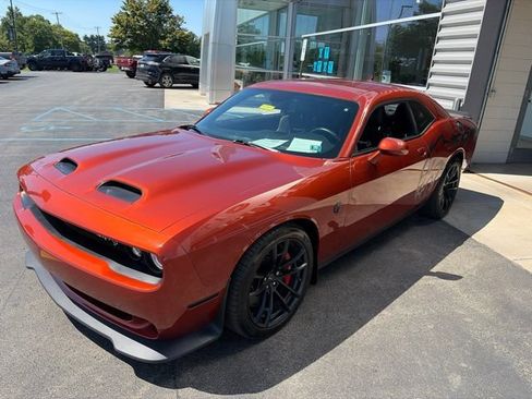 Used 2023 Dodge Challenger SRT Hellcat RWD image 2