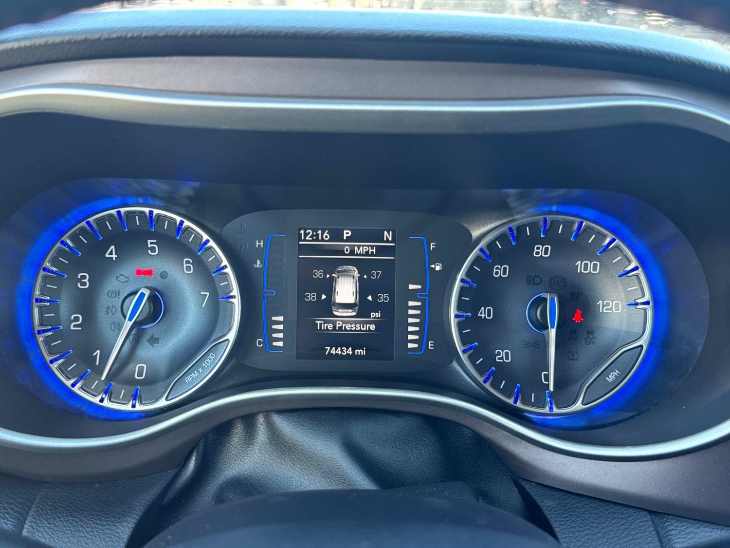 Used 2019 Chrysler Pacifica Touring-L FWD image 39