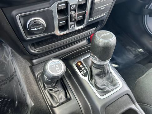 Used 2023 Jeep Gladiator Sport AWD/4WD image 15