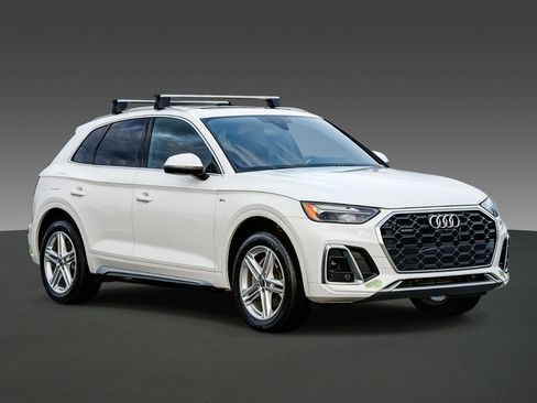 Used 2023 Audi Q5 e Premium Plus image 5