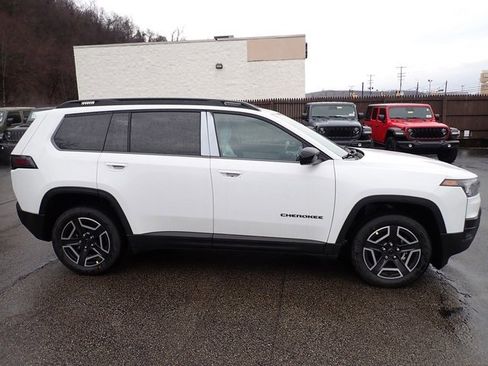 New 2026 Jeep Cherokee Laredo image 8