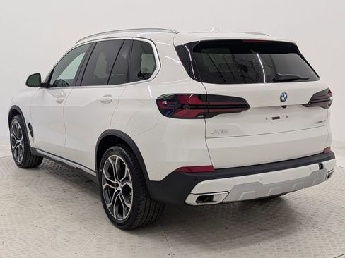 Used 2026 BMW X5 xDrive40i AWD/4WD image 3