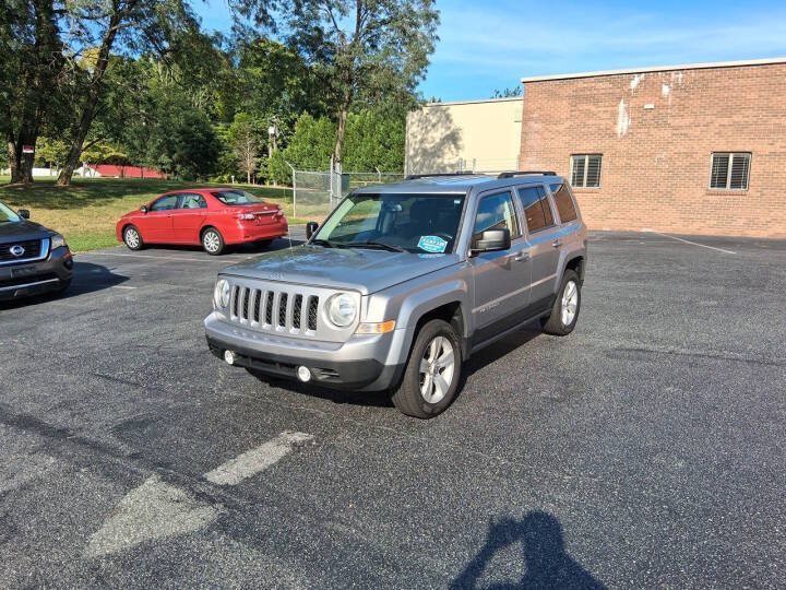 Used 2016 Jeep Patriot Latitude AWD/4WD image 1