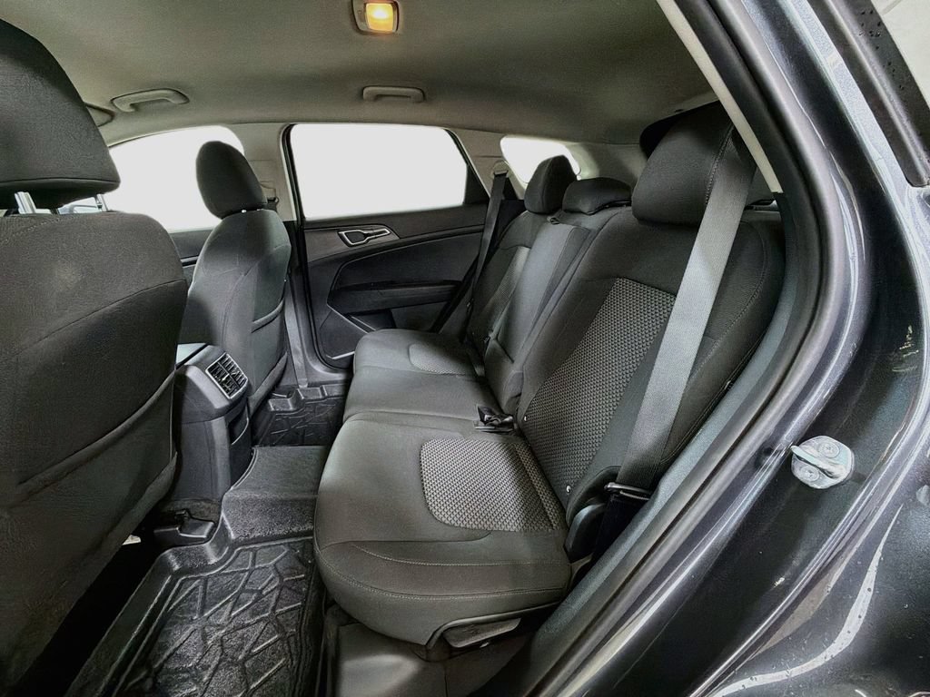 Used 2023 Kia Sportage LX AWD/4WD image 24