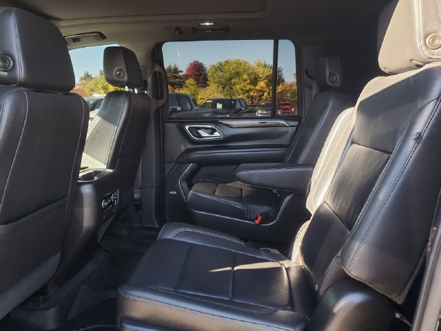Used 2021 Chevrolet Suburban LT w/ LT Signature Package AWD/4WD image 30