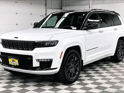 Used 2024 Jeep Grand Cherokee L Summit image 12