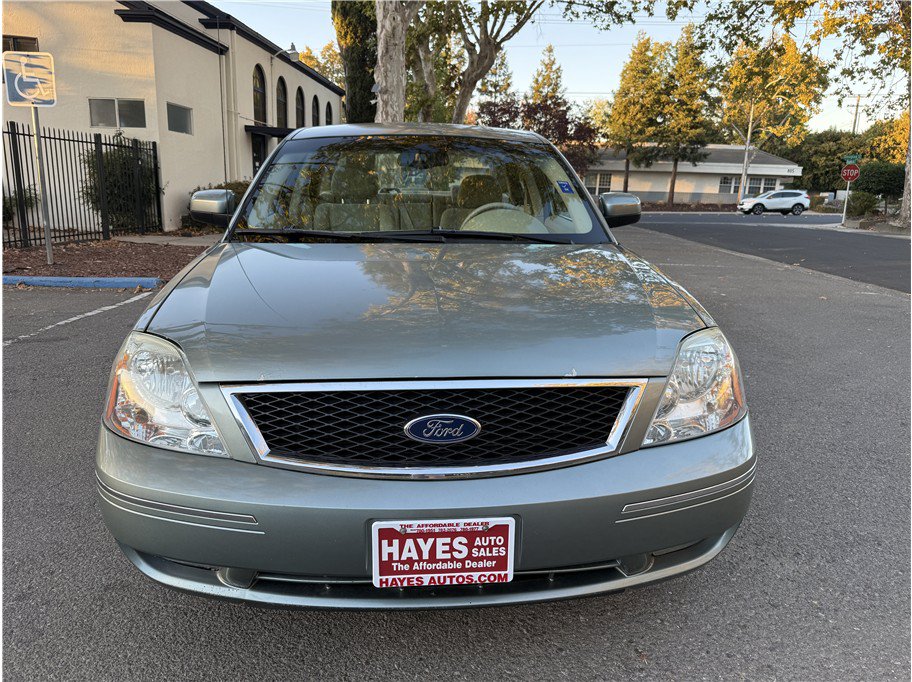 Used 2005 Ford Five Hundred SEL FWD image 8