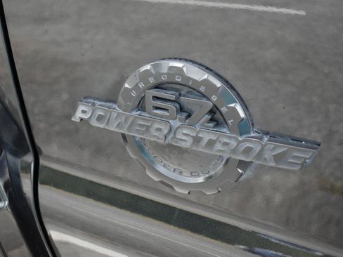 Used 2015 Ford F250 Platinum w/ FX4 Off-Road Package AWD/4WD image 47