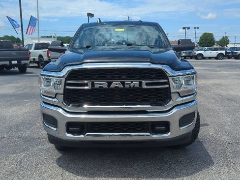Used 2021 RAM 2500 Tradesman w/ Chrome Appearance Group AWD/4WD image 4