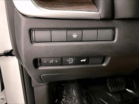 New 2025 Nissan Rogue Platinum AWD/4WD image 30