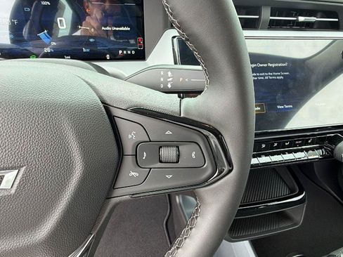 New 2027 Chevrolet Bolt LT w/ Comfort Package FWD image 21