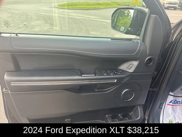 Used 2024 Ford Expedition XLT AWD/4WD image 15