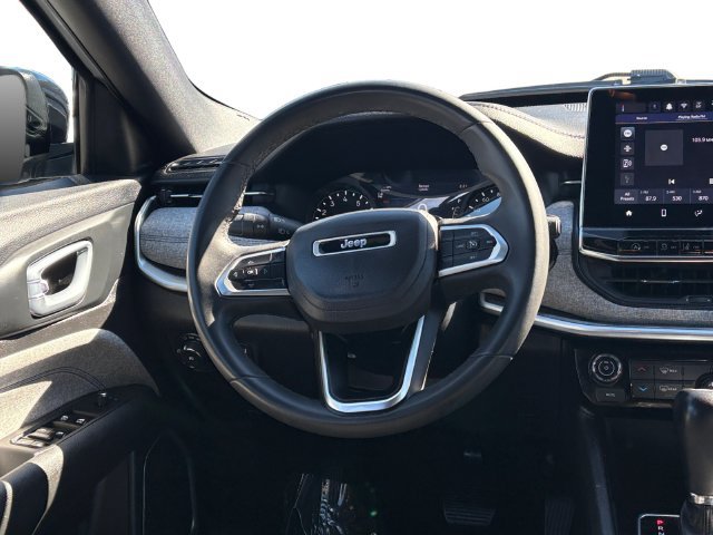 Used 2024 Jeep Compass Latitude AWD/4WD image 15