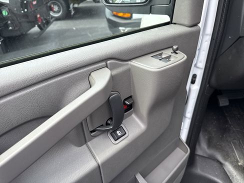 New 2025 Chevrolet Express 2500 w/ Driver Convenience Package image 10