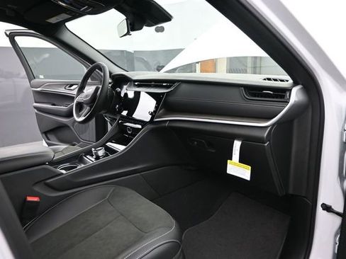 New 2026 Jeep Grand Cherokee L 4WD image 24